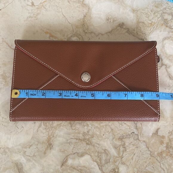 Tommy Hilfiger Large Travel Wallet - Picture 12 of 13